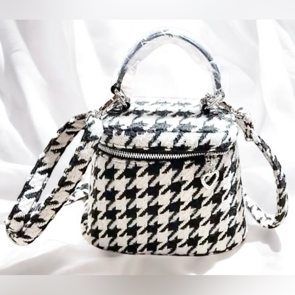 Black‎ and White Woven Houndstooth Cross Body Bag.  New……Sugar Thrillz